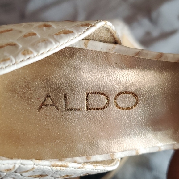 Shoes - Picture 6 of 6